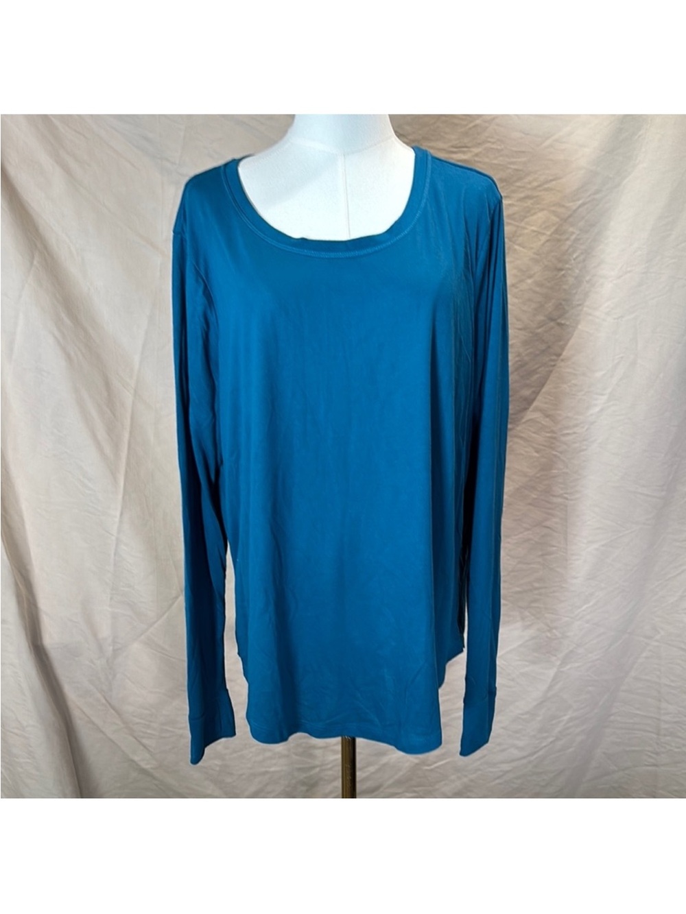 ZELOS Long Sleeve Scoop Neck Tee in Teal